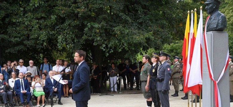 Odsłonięto pomnik gen. Zbigniewa Ścibor-Rylskiego. "Uczył nas, co to znaczy patriotyzm"