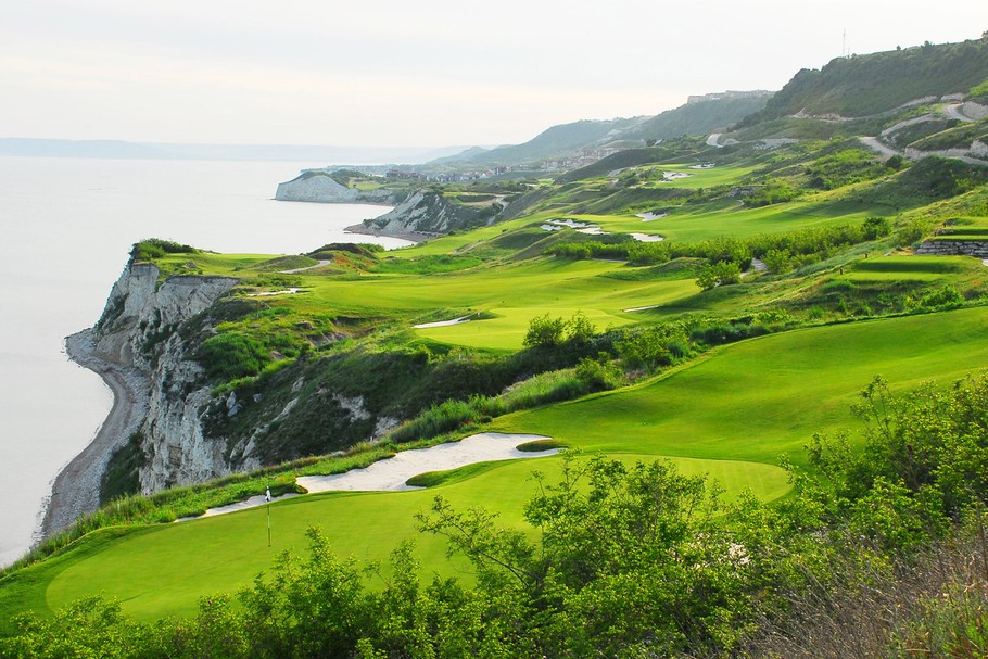 Thracian Cliffs Bulgaria Golf z CARTER