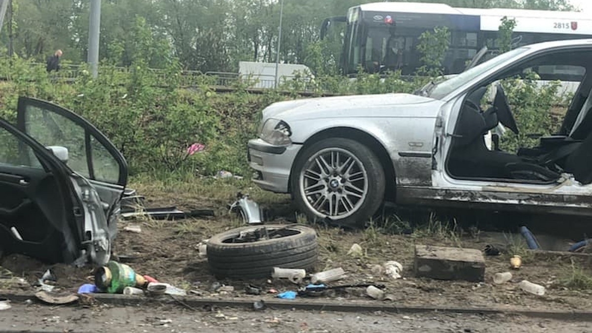 Do kolejnego już wypadku doszło dziś rano na Basenie Górniczym w Szczecinie. Samochód marki BMW uderzył w latarnię. Kierowca z urazami kręgosłupa i głowy trafił do szpitala. Na miejscu jeszcze przez kilkanaście minut mogą być utrudnienia.