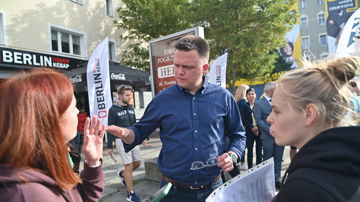 Jestem przekonany, że Trzecia Droga ma szansę powalczyć o wynik wyborczy między 12 a 15 procent i to nie są czcze przechwałki – powiedział w czwartek w Suwałkach (Podlaskie) podczas konferencji prasowej jeden z liderów Trzeciej Drogi Szymon Hołownia.