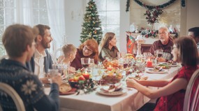 Święta coraz bliżej. Dlaczego w polskich domach wciąż unikamy rozmów o psychice? Ekspertki IP PAN wyjaśniają [WYWIAD]