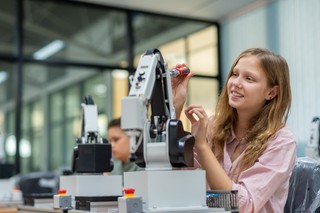 Fiskus żąda VAT od prywatnych lekcji. I na razie wygrywa