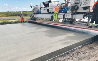 Po dwóch dekadach koniec ery betonu na budowach dróg