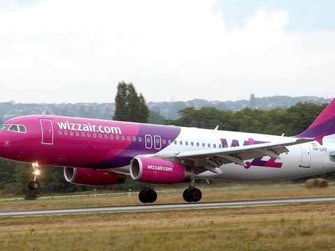 Lot gdańsk londyn wizz air