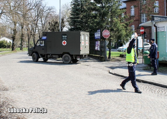 Ewakuacja pacjentów ze szpitala w Skwierzynie