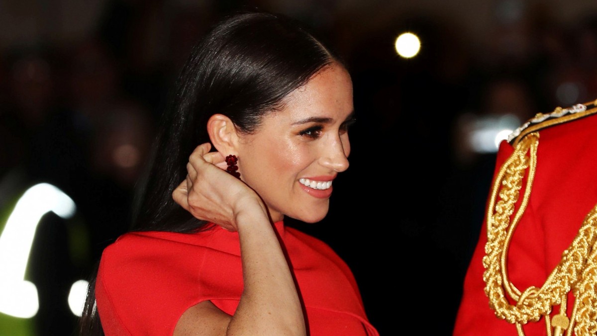 Meghan Markle kocha czerwone buty