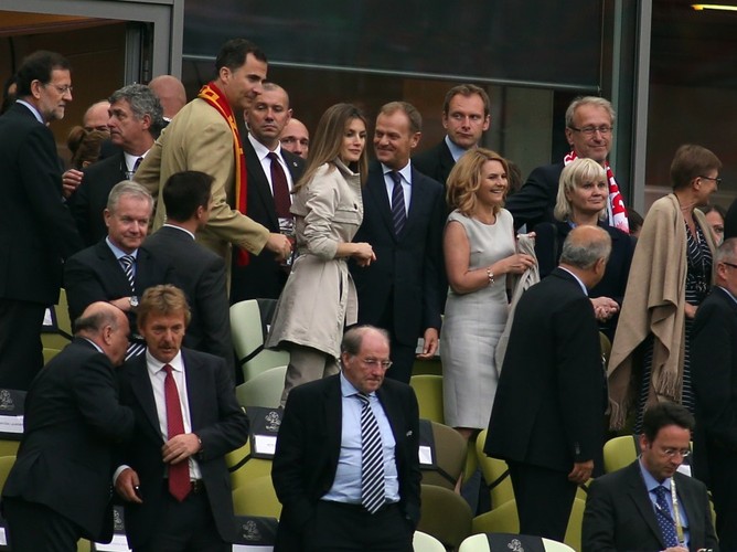 Księżna Letizia i książę Filip oraz Małgorzata i Donald Tuskowie na trybunach