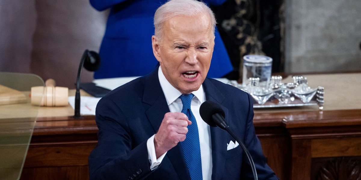 Joe Biden podczas wygłaszania orędzia.