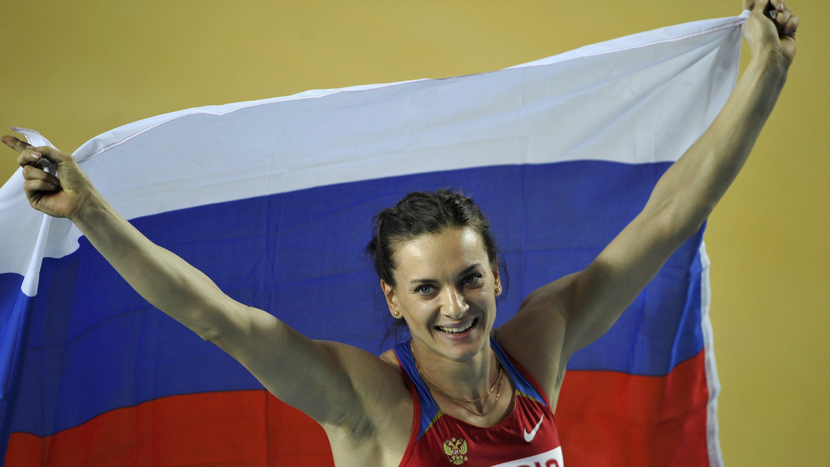 Rekordzistka świata w skoku o tyczce (5,06) Rosjanka Jelena Isinbajewa przyznała, że w Londynie chce pokonać wysokość pięciu metrów, która powinna dać jej trzeci w karierze złoty medal olimpijski.