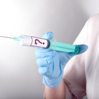 Pfizer helyett sóoldattal oltott covid ellen egy magyar doktornő
