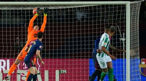 Szczęsny popełnił błąd? Betis przerwał zwycięską serię Barcelony