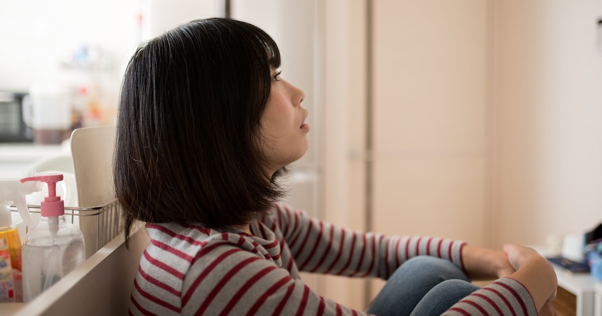 Ma 45 lat i od dwóch nie wychodzi z domu. Gdy myśli o spacerze, mięśnie sztywnieją