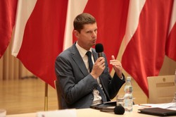 Piontkowski: 1 września uczniowie wracają do szkół. Opracowaliśmy wytyczne