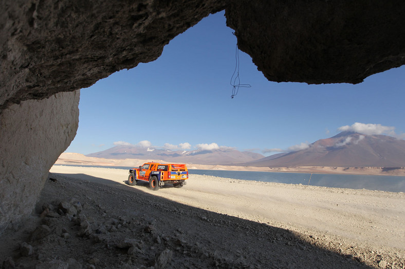 Dakar 2013: ciężarówka bez skrzyni, Małysz traci oddech (13. etap, wyniki, galeria)