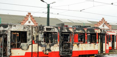 Wielki pożar w zajezdni tramwajowej w Gdańsku. Dwa tramwaje kompletnie spalone!