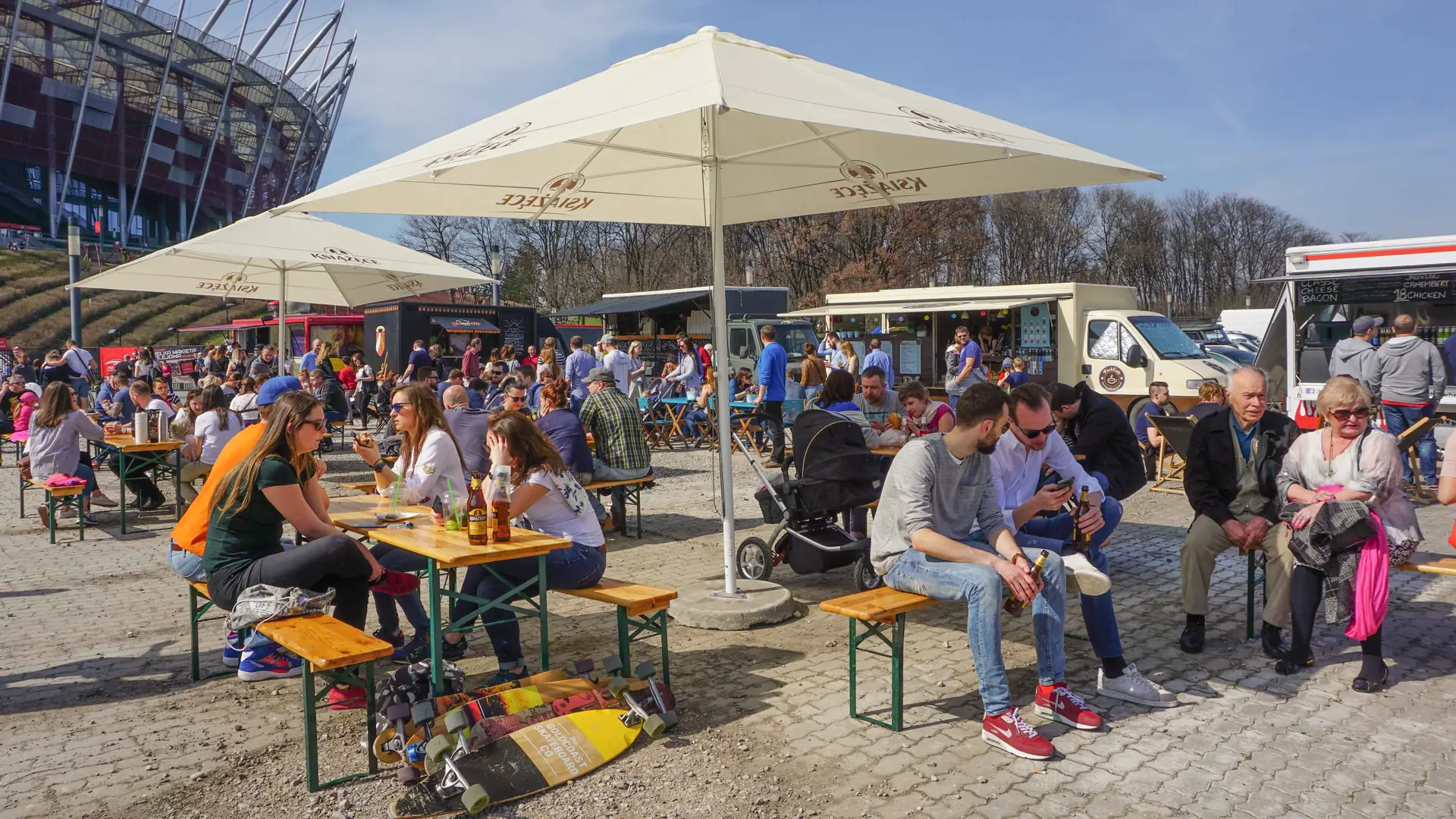 Żarcie na kółkach po raz kolejny parkuje pod narodowym! Wpadaj na najlepsze kąski znanych food trucków