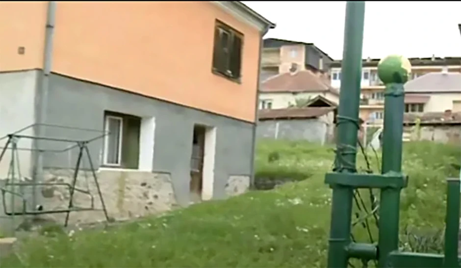 Marko Miljković obnavlja kuću na selu, jedna kuća se renovira, drugu ruši