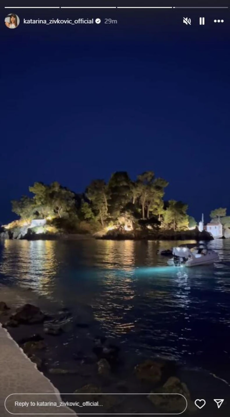 Katarina Živković uživa na moru