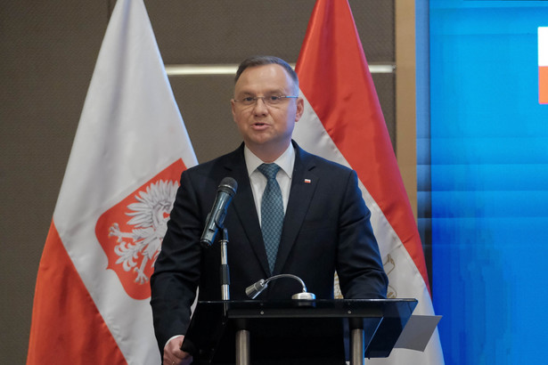 Andrzej Duda podczas wspólnej konferencji prasowej po spotkaniu z premierem Egiptu Mustafą Madbulim w Kairze