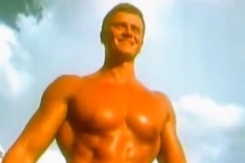 Zoran-Jovanovic-kao-Stanislav-u-filmu-Nije-lako-s-muskarcima-670x447