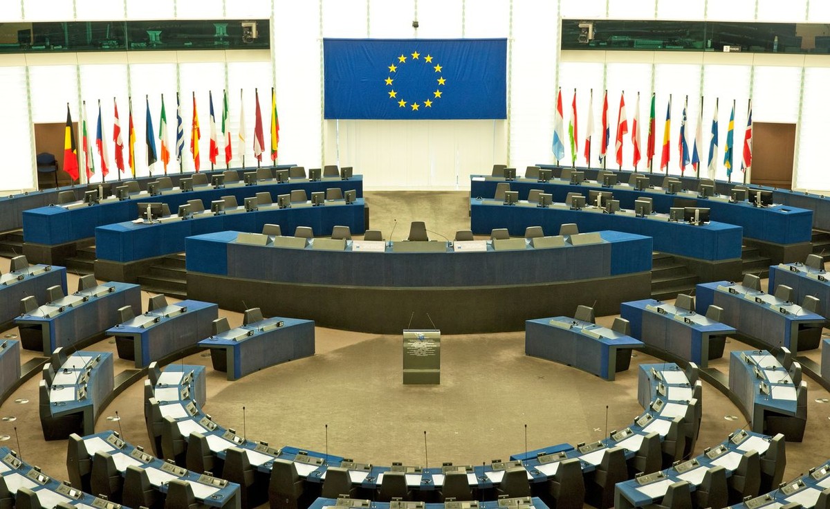Parlament Europejski zatwierdził akt w sprawie sztucznej inteligencji