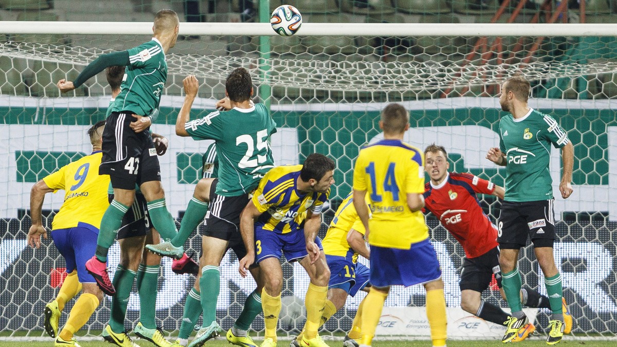 Piłkarze PGE GKS Bełchatów już od ponad miesiąca czekają na zwycięstwo w 1. Lidze. 11 września wygrali z Zagłębiem w Sosnowcu 1:0, a później zanotowali cztery remisy, które przybliżyły ich do strefy spadkowej.