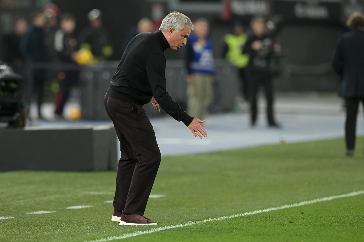 Skandaliczne zachowanie Mourinho. Zobacz, co zrobił trenerowi przeciwnej drużyny