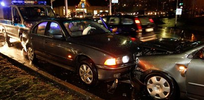 BMW wjechało pod prąd. Kierowca pijany