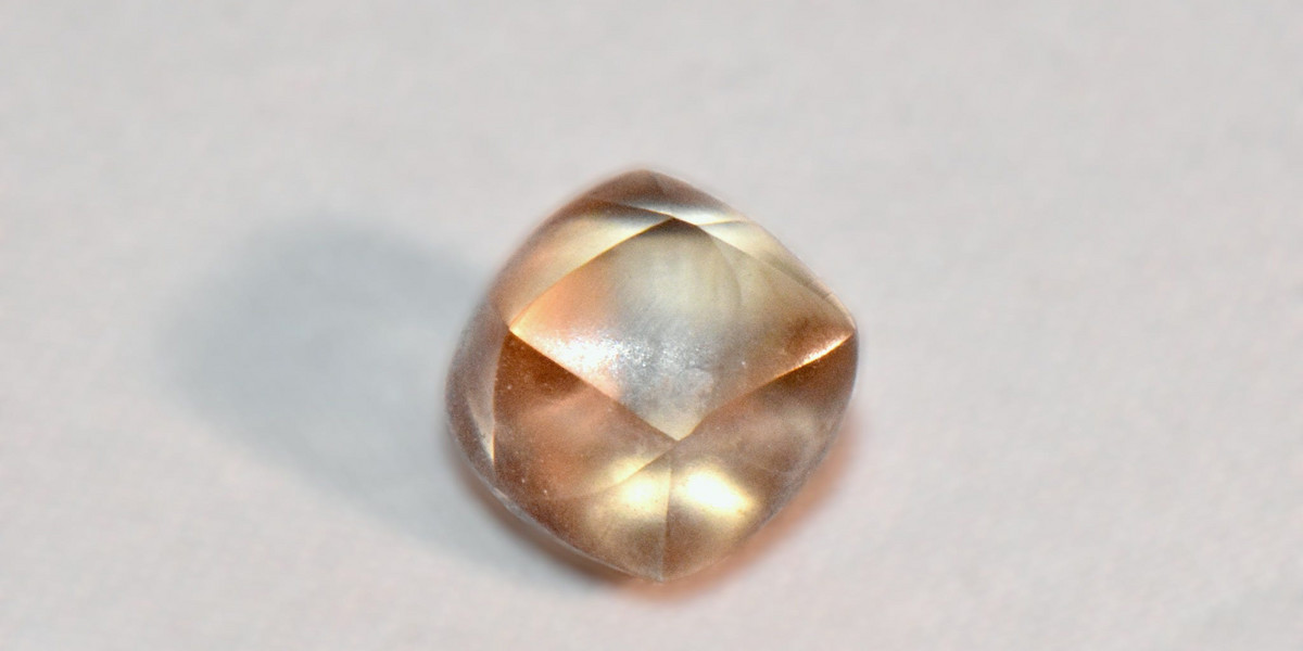 2,95-karatowy "złotobrązowy" diament znaleziony przez 7-latkę z Arkansas