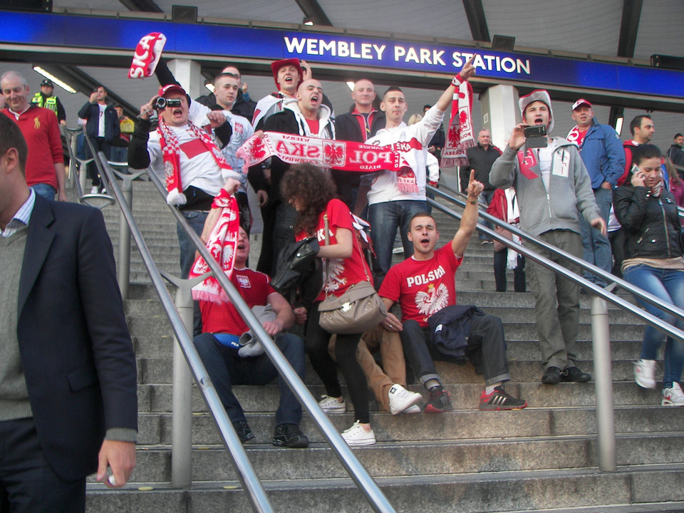 Polscy kibice przed Wembley