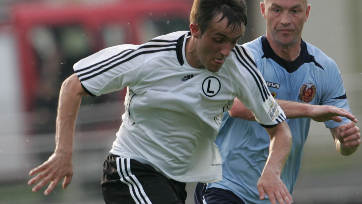 Miroslav Radović trafił do Legii przed sezonem 2006/2007. Od tamtego czasu nie zdołał wywalczyć upragnionego mistrzostwa Polski. W rozmowie z legia.com Serb opowiada o swoich nadziejach na najbliższy sezon, komunikacji w zespole oraz o tym, z czego wynika jego nieustanny dobry nastrój.