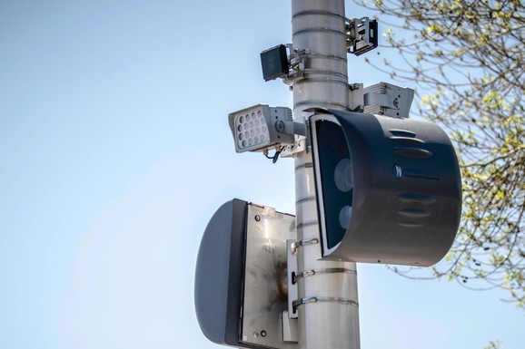 STARI TRIK VOZAČA VIŠE NE PROLAZI! Ako planirate put u OVU evropsku zemlju, budite debelom na oprezu: Kada ugledate NOVI RADAR, kazna je već napisana!