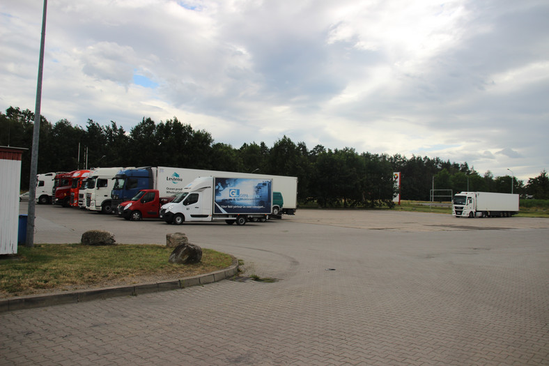 Porównałem najdroższą autostradę z drogą krajową. Da się zaoszczędzić kilkaset złotych