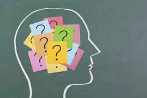 mózg decyzje myślenie głowa znak zapytania podejmowanie decyzji zagadka niewiadoma