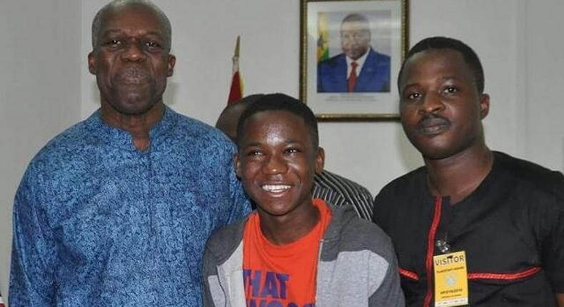 Veep [left] hosted Abraham Attah [middle] at the Flagstaff House