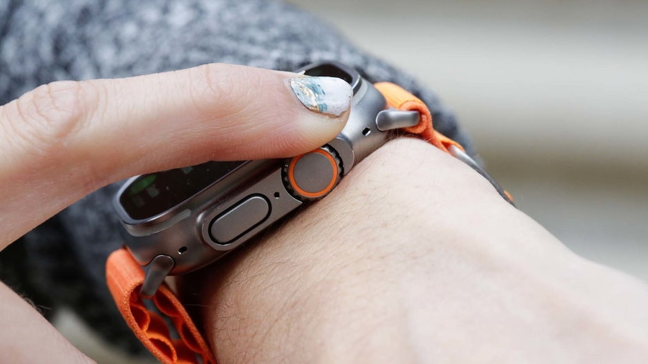 Apple Watch Ultra ma "ostre" krawędzie, koronę i boczny przycisk