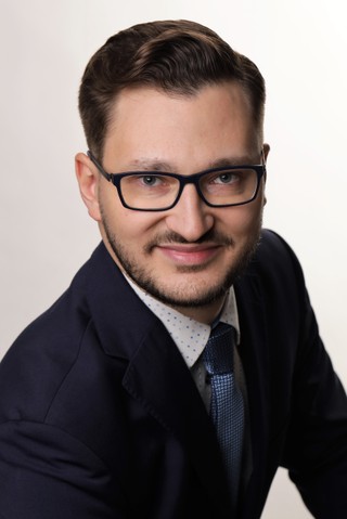 Krzysztof Kozłowski – radca prawny specjalizujący się w prawie działkowym