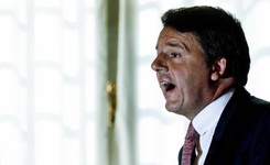 'Najbardziej szalony kryzys na świecie'. Renzi bije w Salviniego: Do dymisji potrzebna jest godność. On jej nie ma