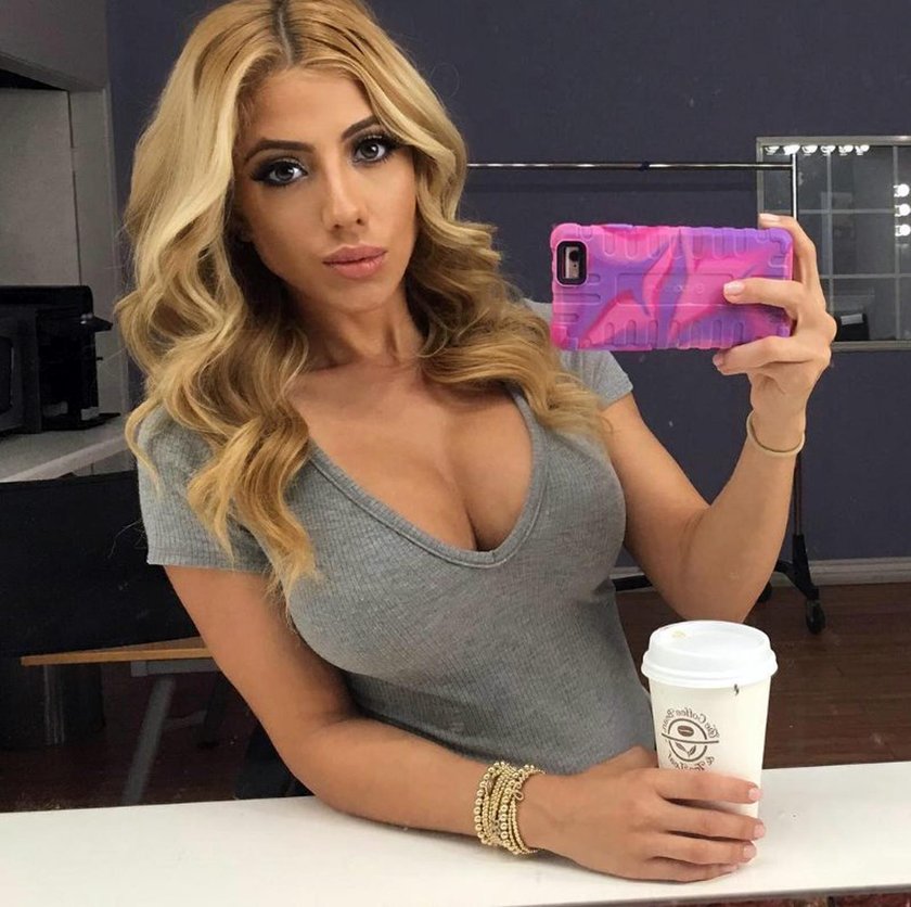 Valeria Orsini i jej ponętny biust