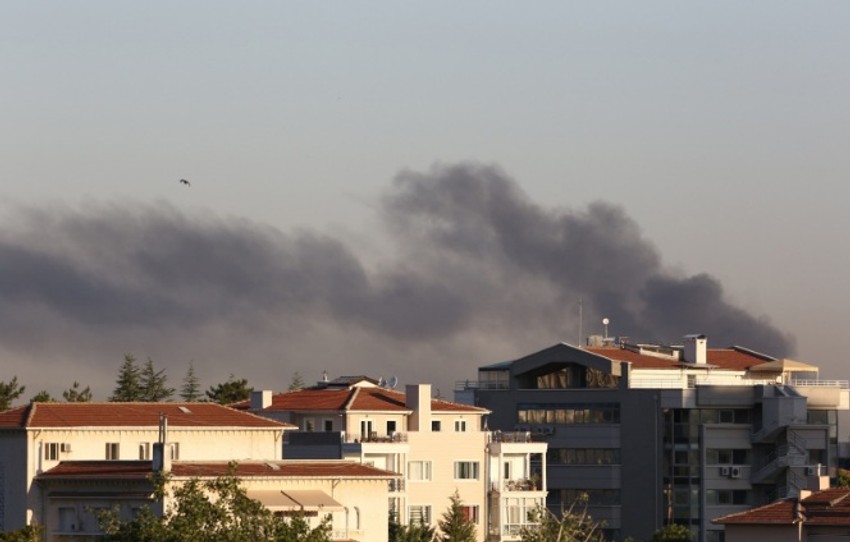 Dim iz pravca predsedničke palate