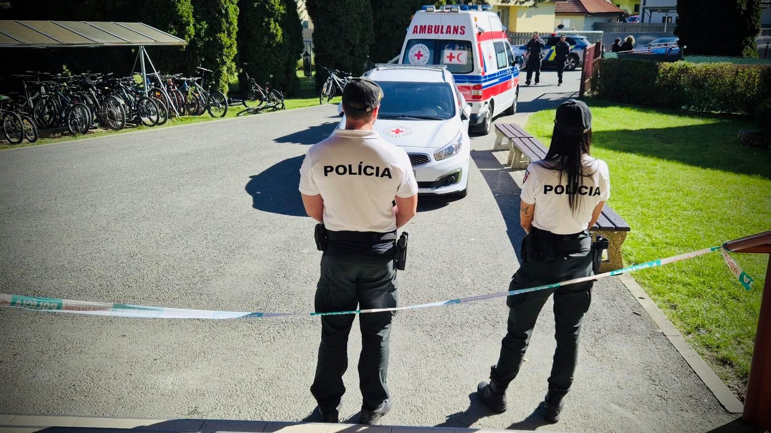 Na základnej škole v obci Staškov útočil žiak.