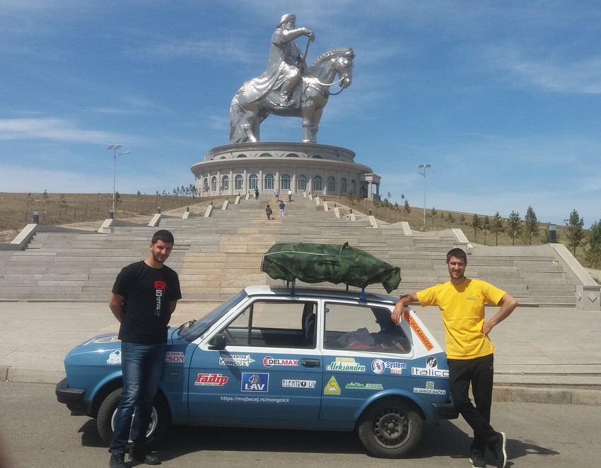 Ninoslav i njegov najbolji drug Đorđe u Mongoliji