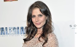 Piękna i ciężarna. Weronika Rosati z dumą prezentuje ciążowy brzuszek [ZDJĘCIA]