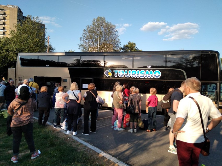 Prva grupa Srba krenula put Grčke