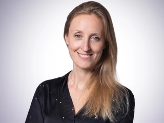 Kate Smaje, globalna liderka McKinsey Digital: każdy powinien mieć ten mięsień, który ma CDO. To mięsień pozwalający zdobywać wiedzę. Niezależnie od tego, jaką mamy obecnie technologię i z jakimi problemami mierzy się nasz biznes, będzie się to zmieniać w czasie. I jeśli w organizacji nie wykształcimy umiejętności ciągłego uczenia się, będzie bardzo trudno osiągnąć sukces w dłuższym terminie.