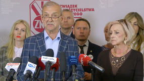 "Nauczyciele więcej pracując, mniej zarabiają". ZNP zgłasza konkretny postulat