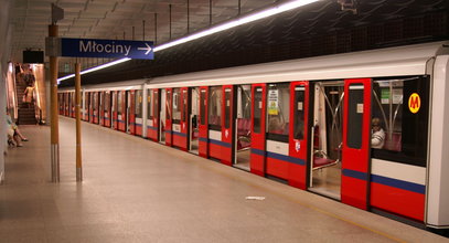 Eksplozja i zadymienie w warszawskim metrze. Służby wyjaśniają