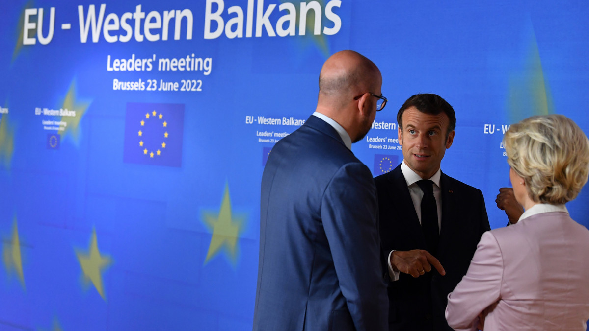 Parlament Europejski poparł przyznanie Ukrainie i Mołdawii statusu kandydata do UE. Jednak ostateczna decyzja w sprawie kandydatury zapadnie wieczorem podczas szczytu.