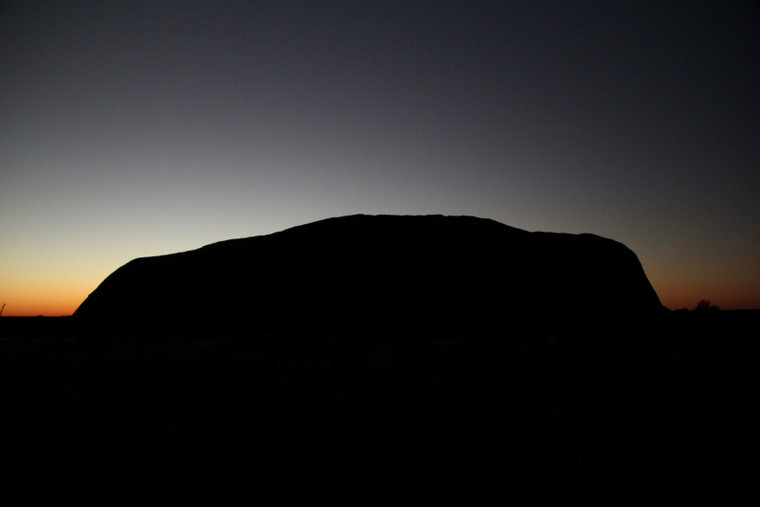 Ayers Rock (Uluru) tuż po zachodzie słońca