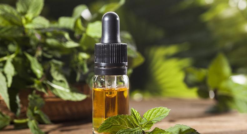 7 health and beauty benefits of peppermint oil